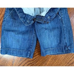 American Eagle Denim Shorts size 6.
